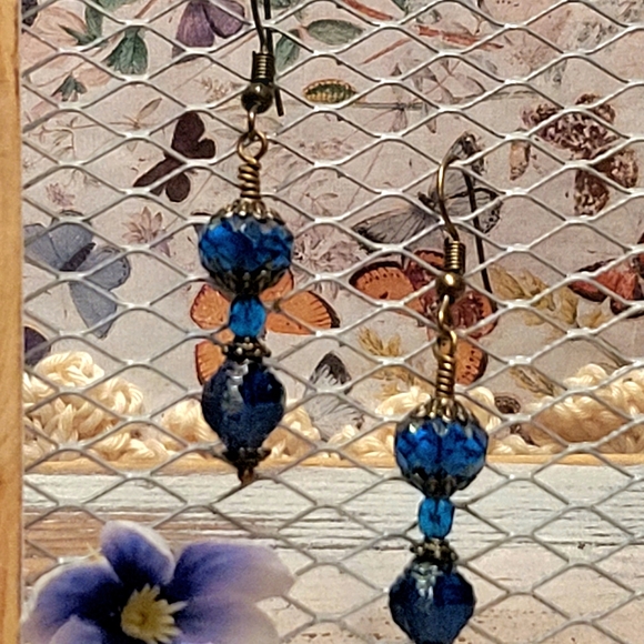 Caribbean Blue Vintage inspired Earrings - Picture 6 of 11